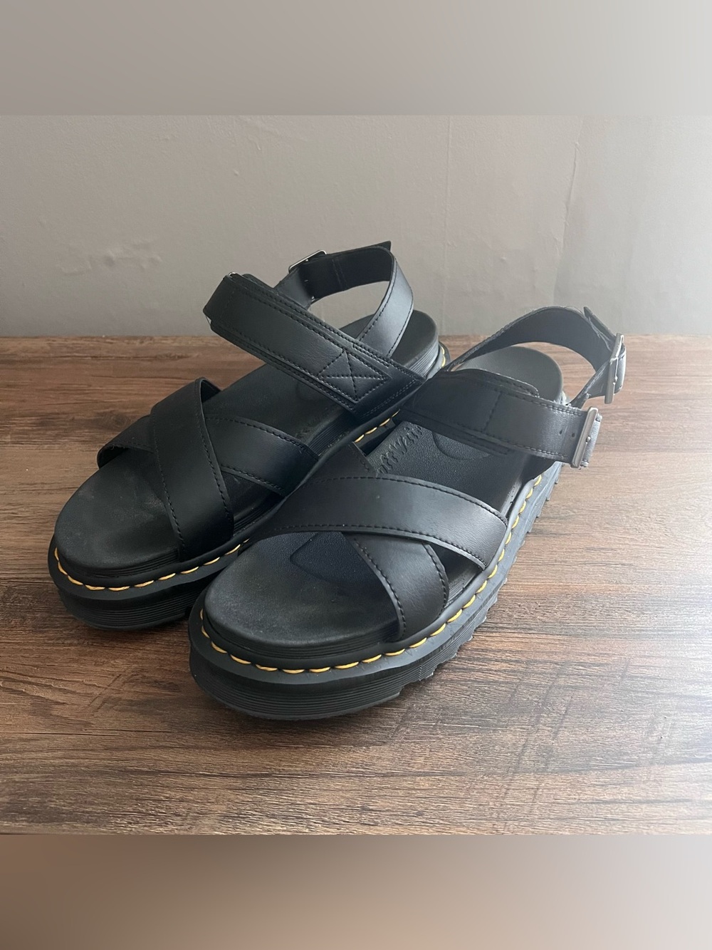Dr. Marten Airwair Black Voss II Athena Leather Strap Sandals Size 10